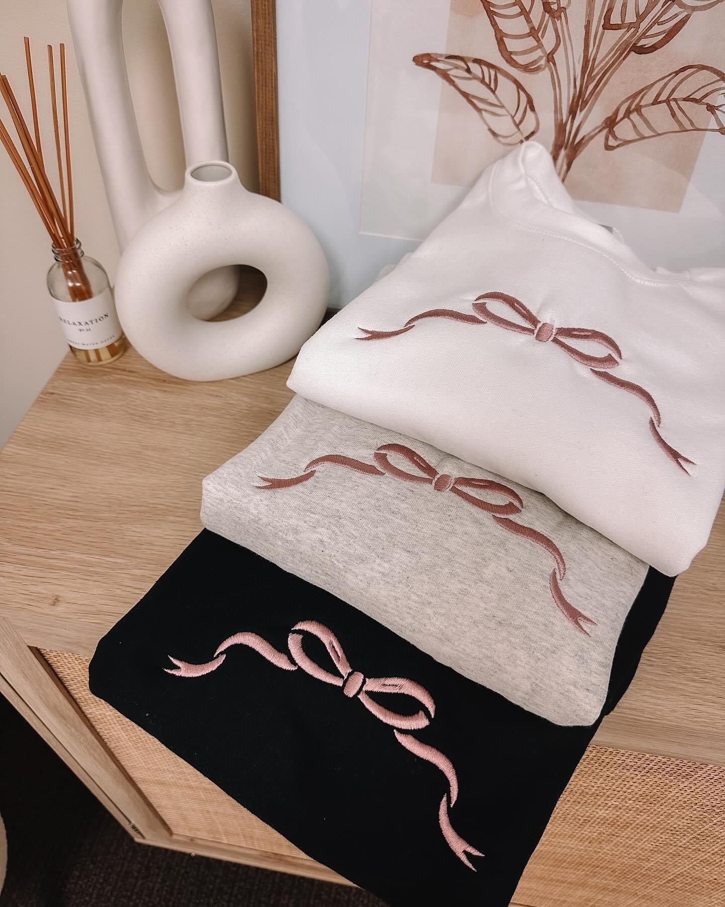 Bow Embroidered Crewneck Sweatshirt