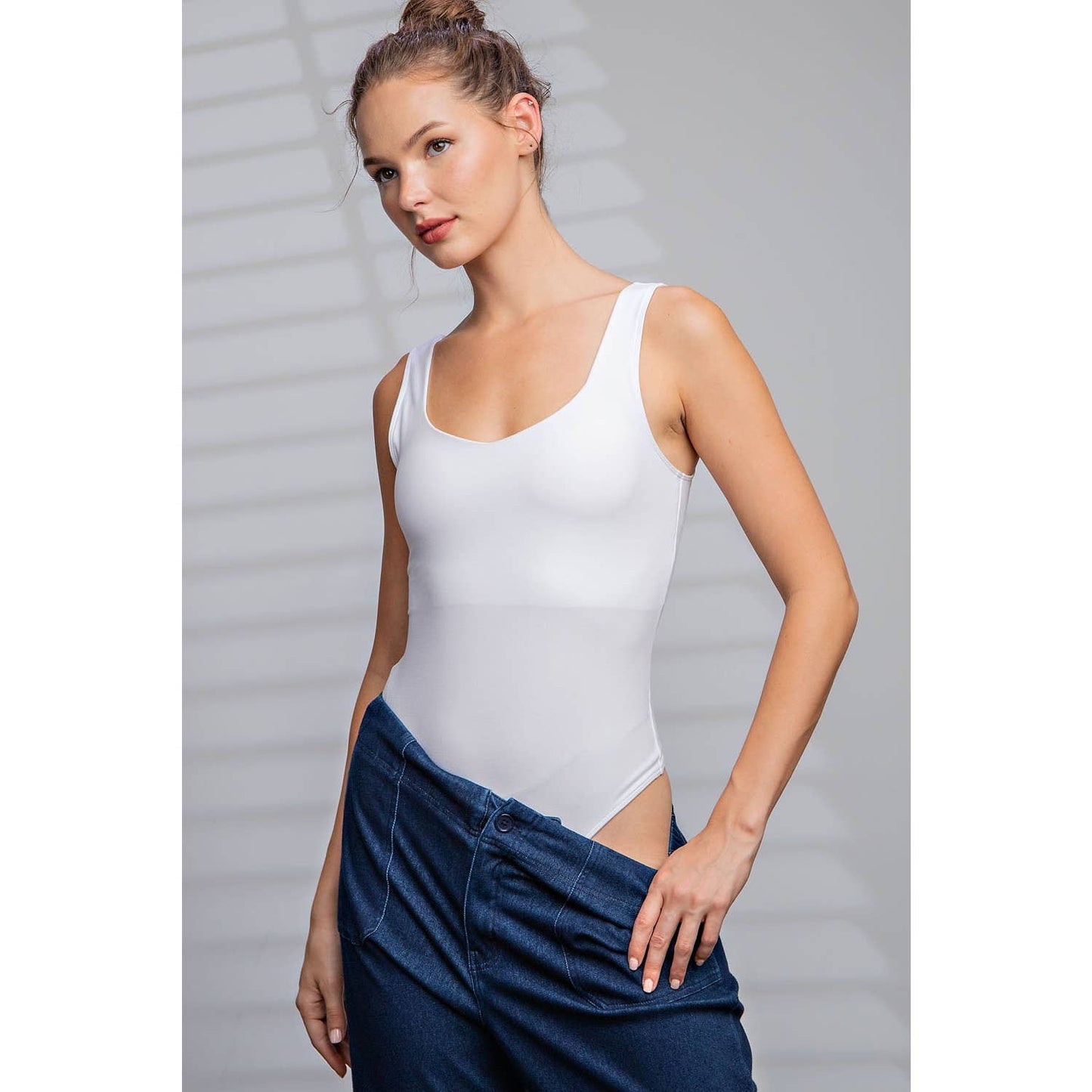 BUTTER SQUARE NECK BODYSUIT